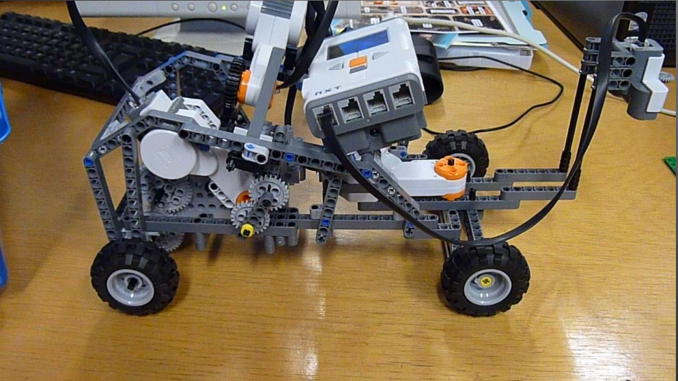A Lego Mindstorms car